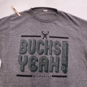 Bay Island Milwaukee Bucks Graphic Casual T Shirt Mens Size L Gray Green